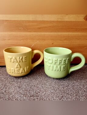 Lot of 2 Green and Yellow Coffee/Tea Mug Set - 'Coffee Time' & 'Take A Break'. ☆